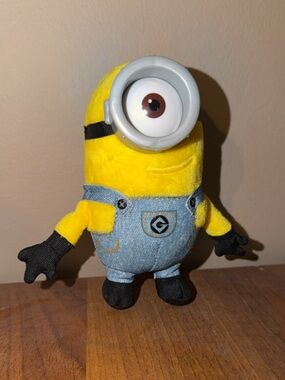 Thinkway Toys Minion Plush Stuffed Animal Yellow 6" Despicable Me 3
